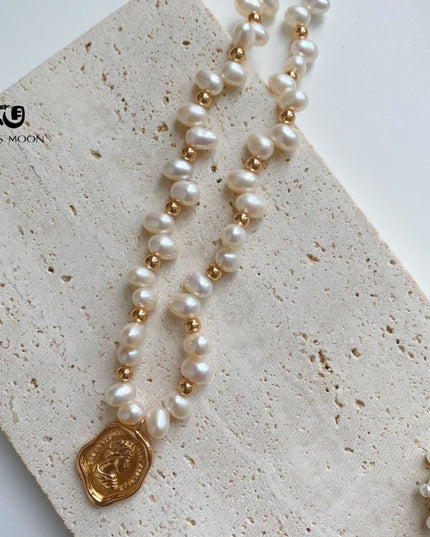 Gloss Moon Fresh Fashion Pearl Stone-Shaped Pearl Chain Body Queen Tag Necklace High-End Design Feminine Temperament